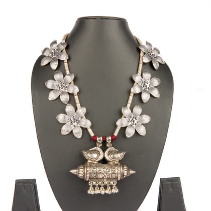 Tribes India Flower Pendent Haar/Necklace Tribes India Flower Pendent Haar/Necklace