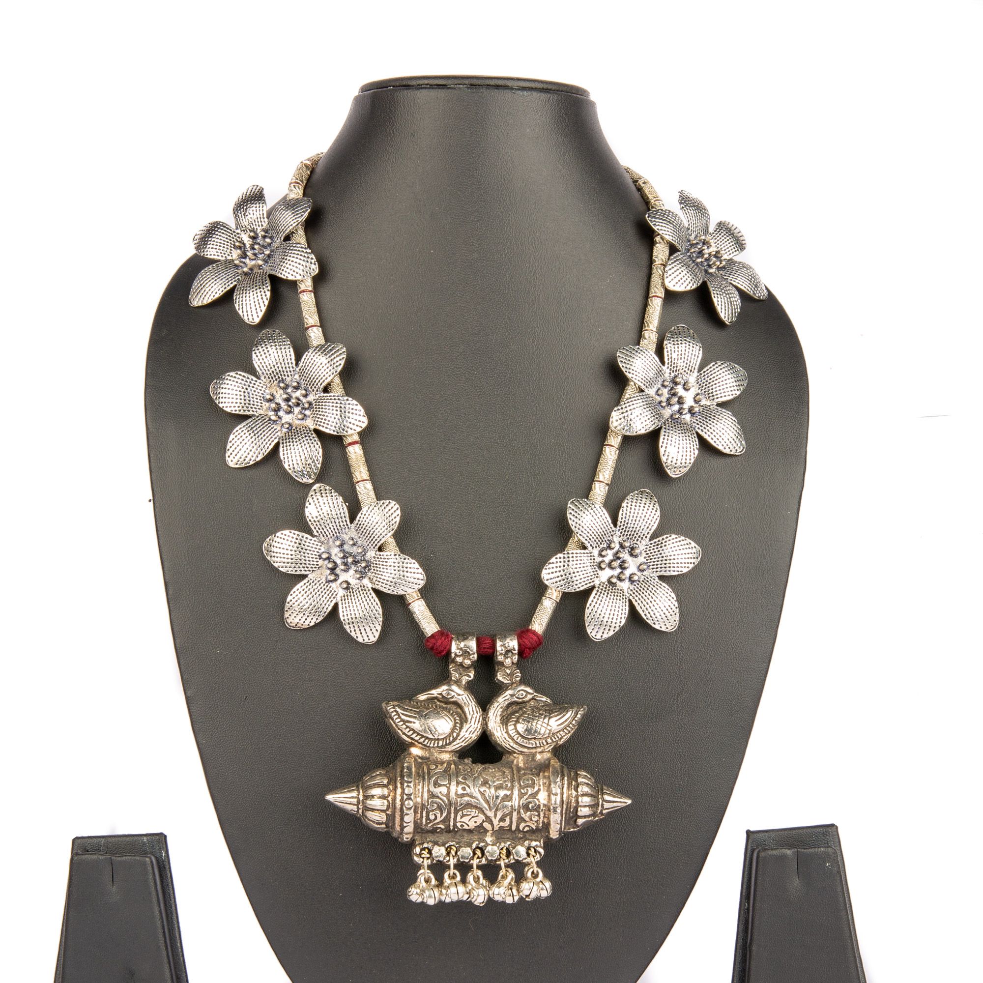 Tribes India Flower Pendent Haar/Necklace