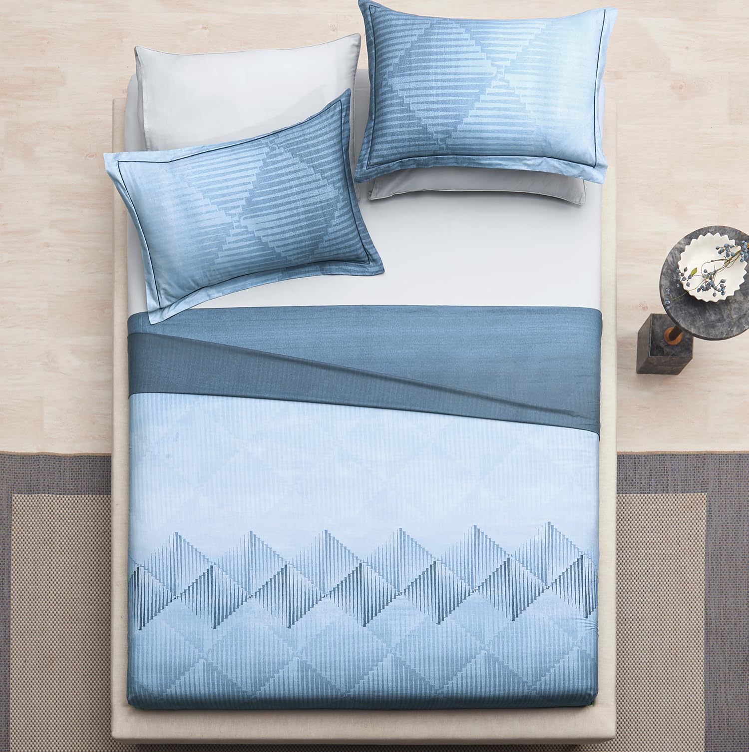 DDECOR - Insignia Collection 100% Cotton Contemporary Pattern 180TC Super King |274 CM X 274 CM| with 2 Pillow Covers - Blue