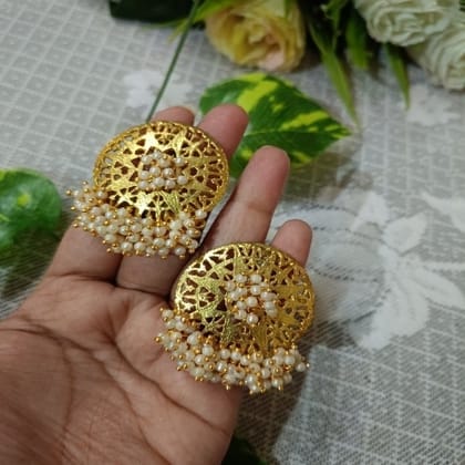 Golden Lohories Stud 1 Pair