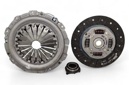Valeo Clutch Kit (Disc+Pressure Plate+Bearing) 161400