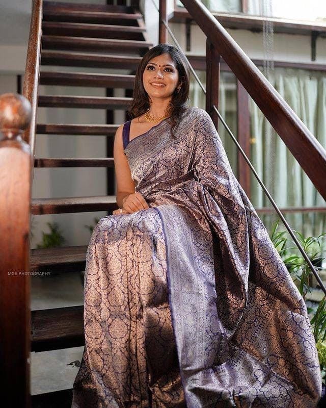 Zari Work Silk Saree With Blouse Piece