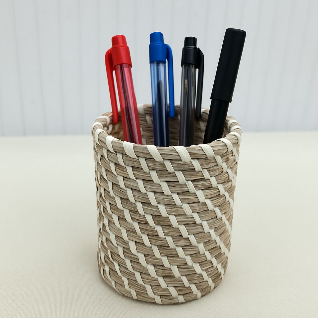 Handwoven Tigergrass Pen Stand