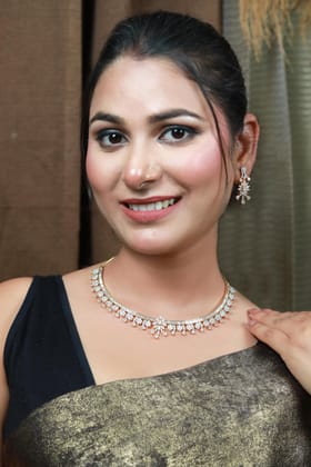 SMITAM JEWELS Noorira Radiance AD Necklace Set with Earrings
