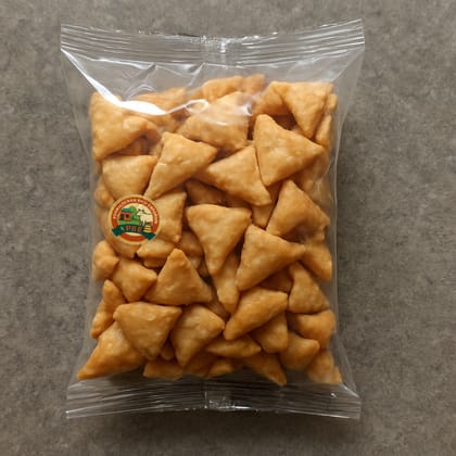 Podmalochan Bhoi Emporium's shakkarpara - traditional indian snack