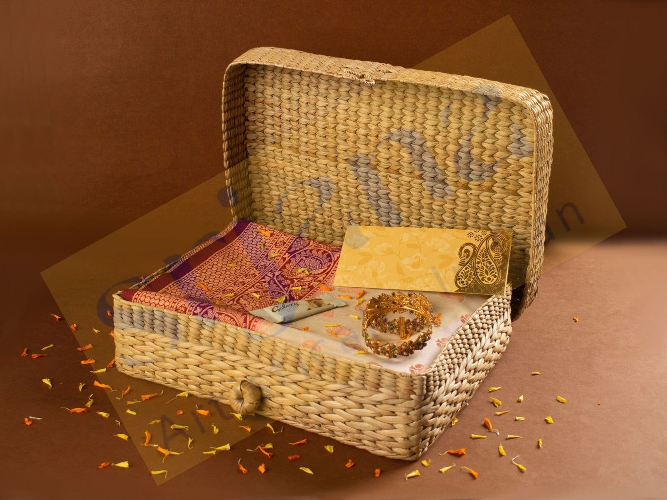 Srjana Handwoven Kauna Grass Trousseau Basket Handicrafts