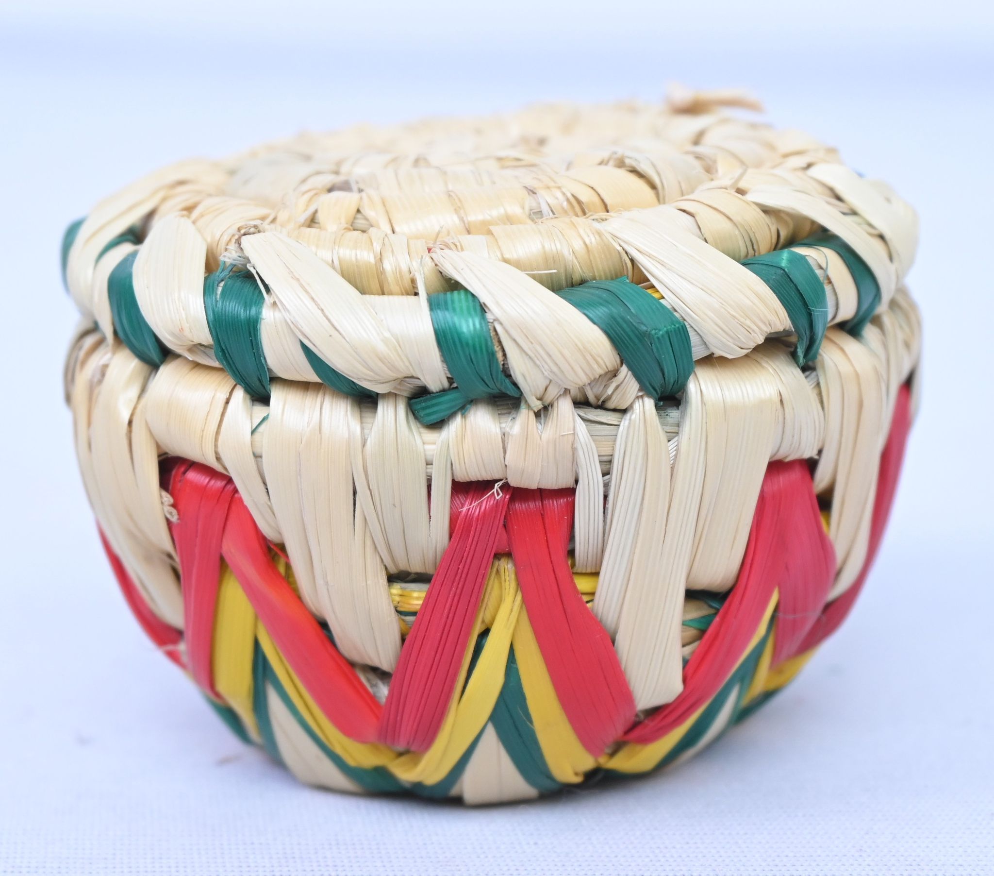 Handwoven Bamboo Mini Paper Holder – Multicolor Rim Compact Utility Organizer