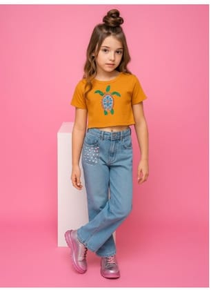 BaawriGirls Round Neck Printed Crop Top