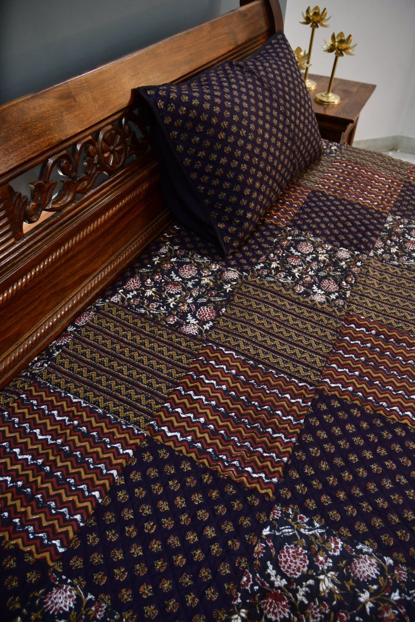 Black Dabu Print Quilted bedcover : Vibrant & Classy King size 90x108 inches