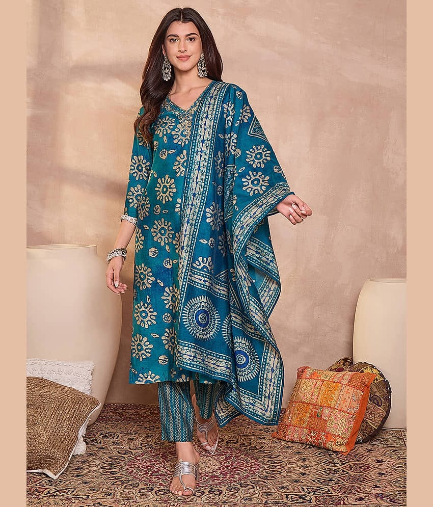 Vaamsi Women Cotton Blend Printed Straight Kurti With Pants ( Blue )