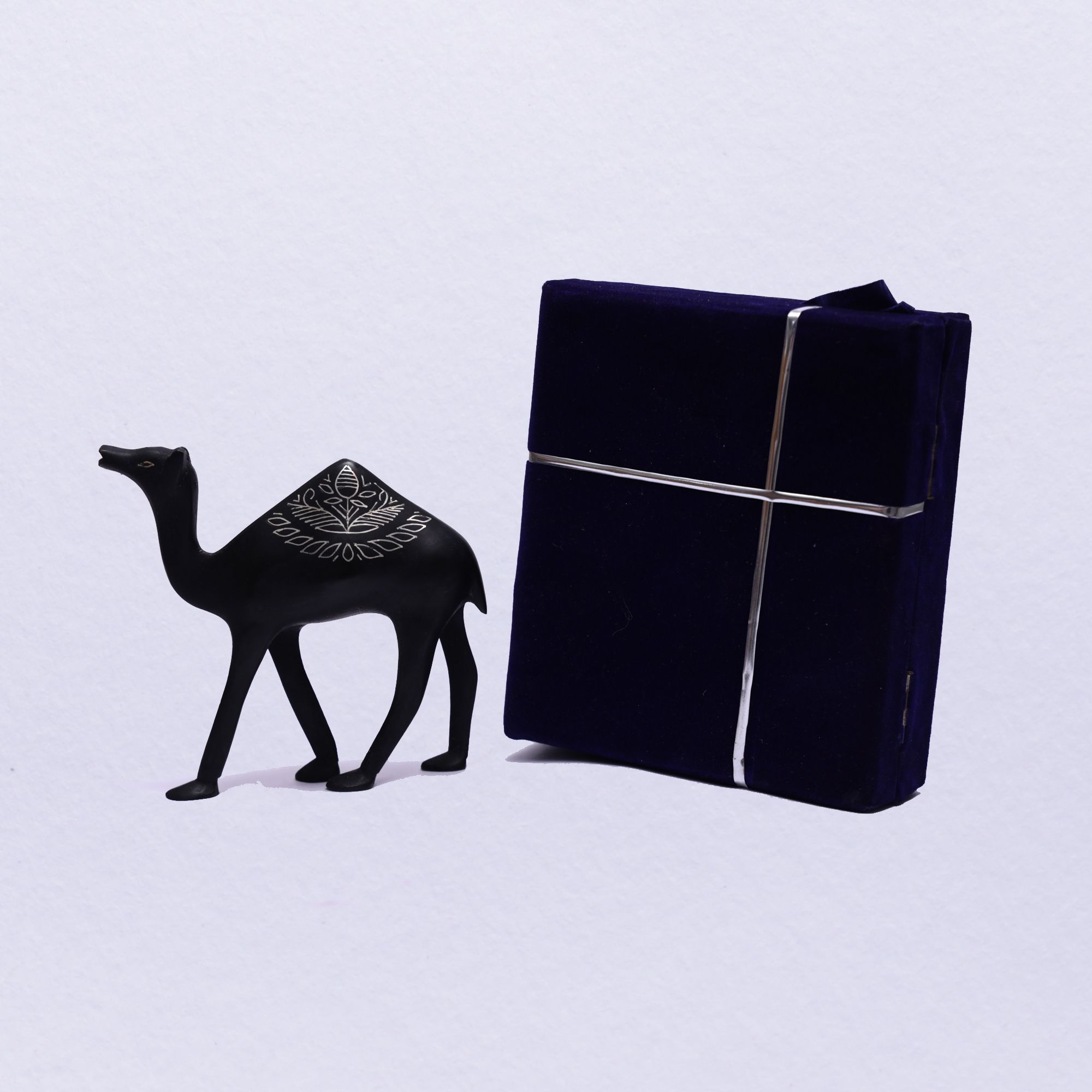 Bidri Work Camel  (1TMTDCOKA08482)