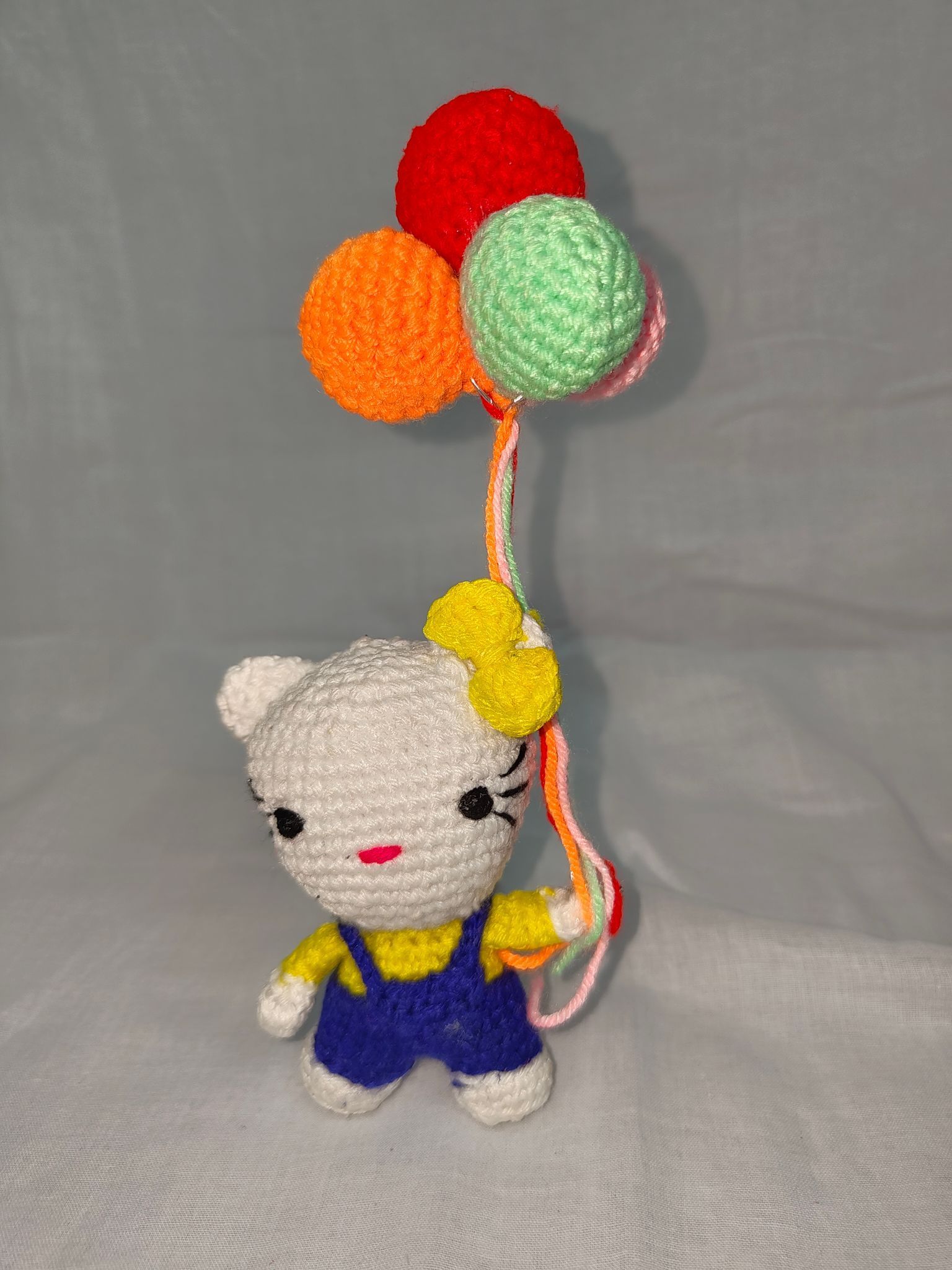 Amigurumi Wool Hello Kitty with Balloons