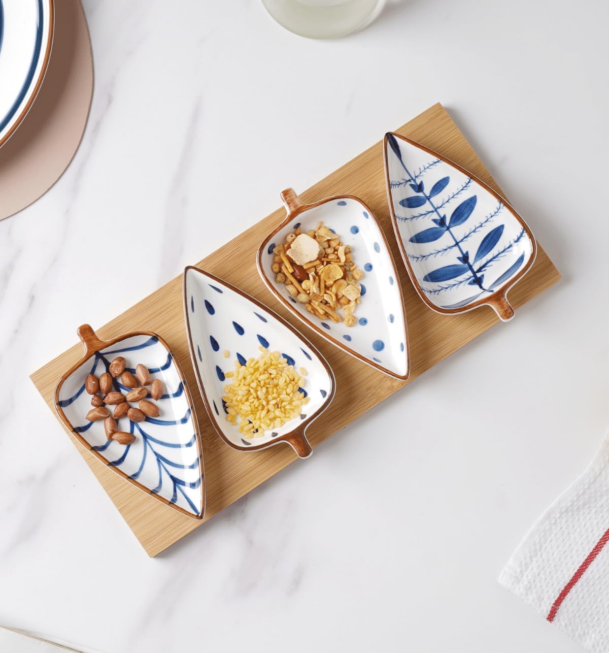L'eanourz Ceramic Serving Platter | 4 Small Leaf-Shaped Plates with 1 Wooden Tray | Perfect for Serving Sweets, Cookies, Dry Fruits, Mouth Freshner & Snacks (Blue & White)