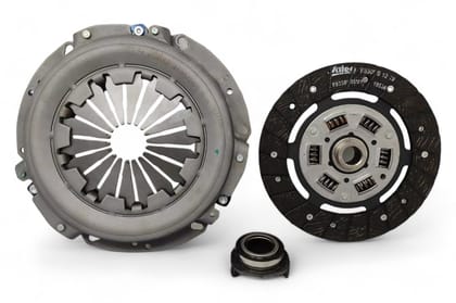 Valeo Clutch Kit (Disc+Pressure Plate+Bearing) 821071