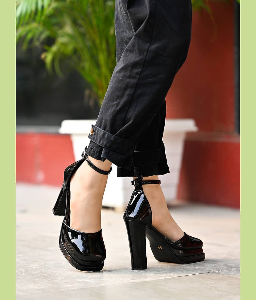 Shoetopia White Women's Sandal Heels