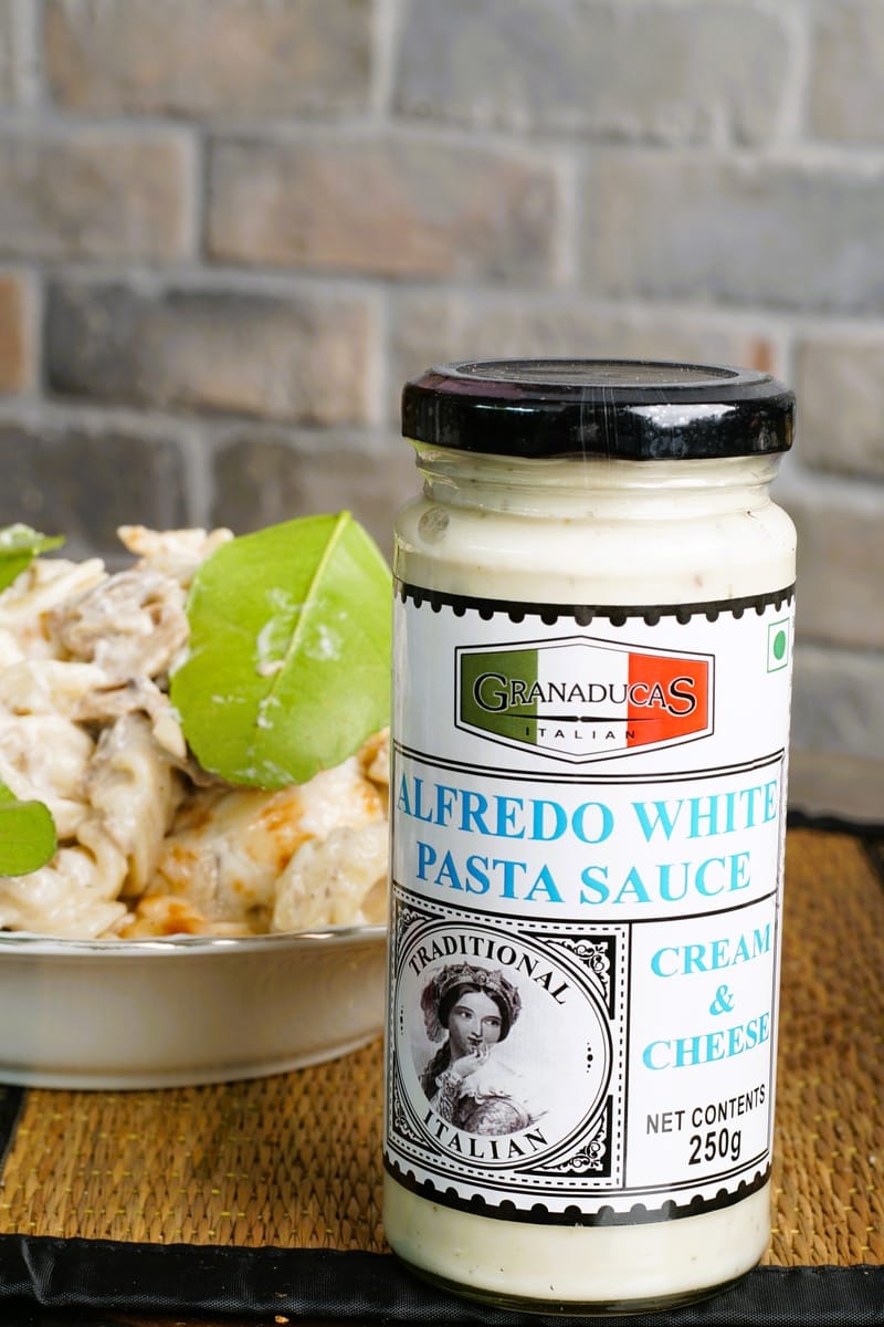 Granaducas Alfredo White Pasta Sauce (250g) | Creamy Cheese & Herbs | Italian Cuisine