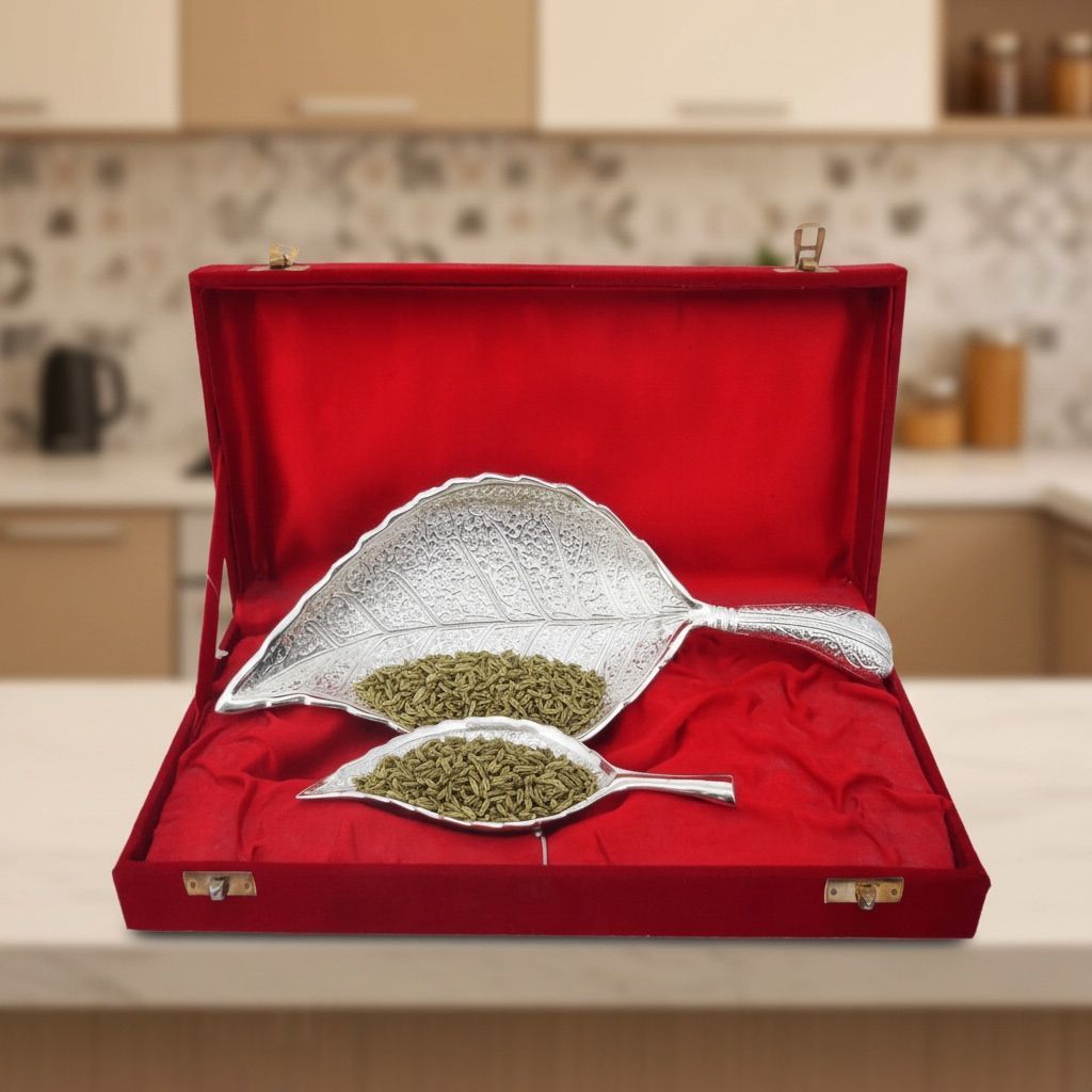 Brass Decorative Neem Leaf Platter (BMAS033)