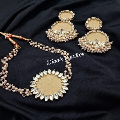 Golden Choker Set With Earrings Set
