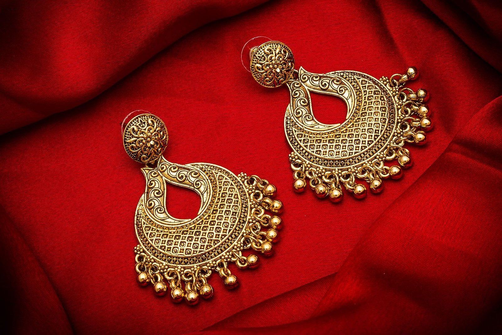 Morison Golden Dazzle Earrings Shine with Grace and Sophistication