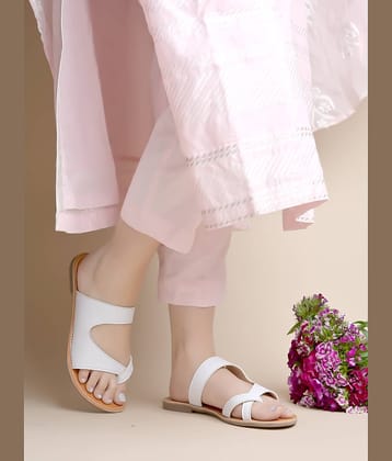 Shoetopia White Women's Flats