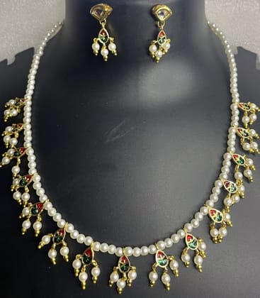 Kundan necklace set Kundan necklace set