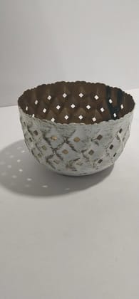 Cutout T Light stand