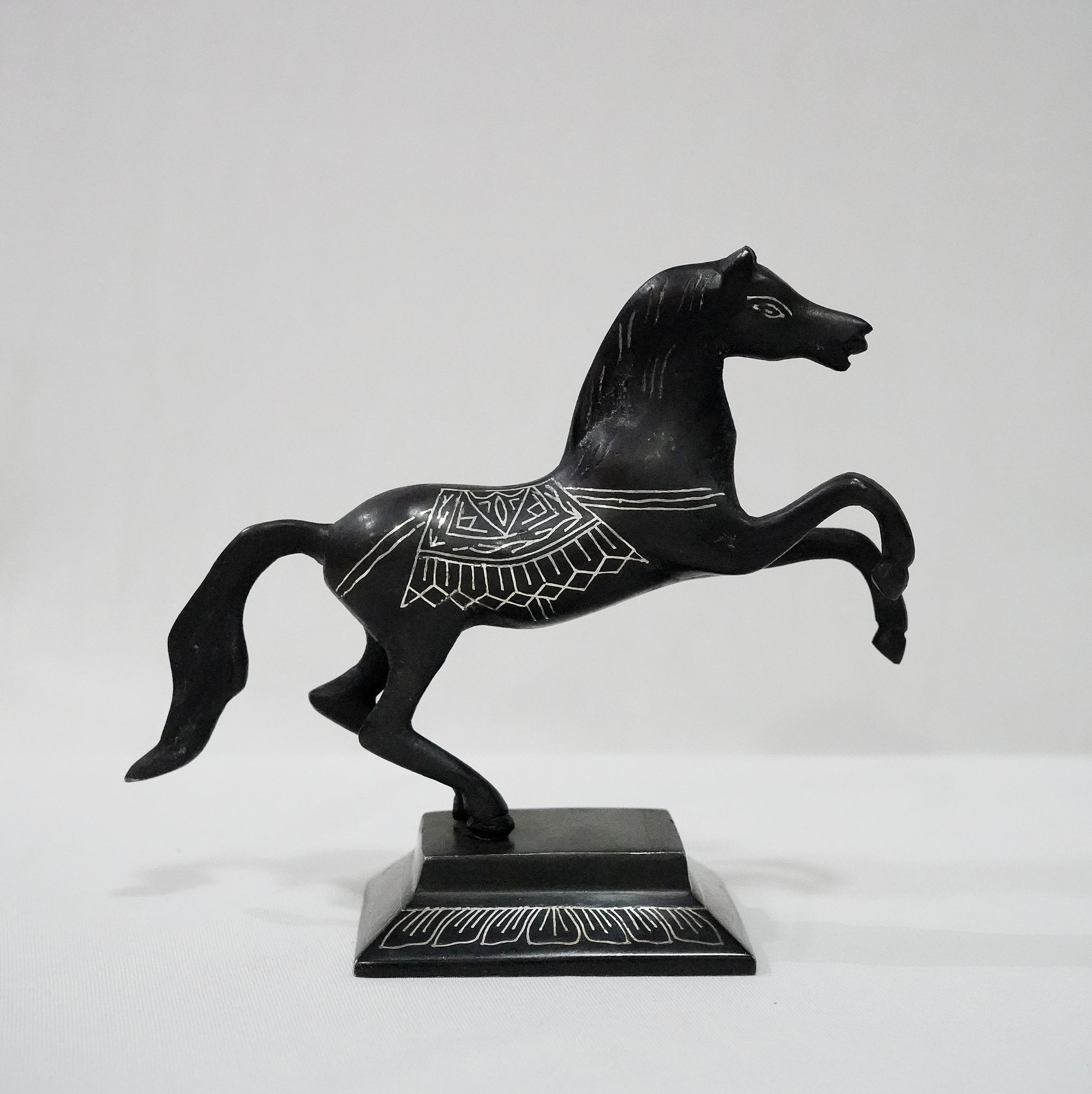 Bidri Work Horse Jumping (1TMTDCOKA08533)