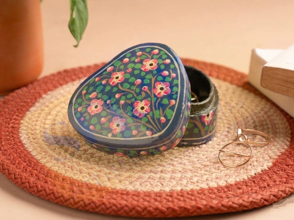 Srjana Kashmiri Paper Mache Heart Shaped Hand Painted Floral Jewelry Box Decorative Storage Box Pack of 1