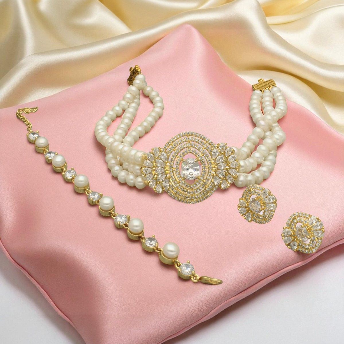 Auric Queen Pearl Choker Set With Bracelet