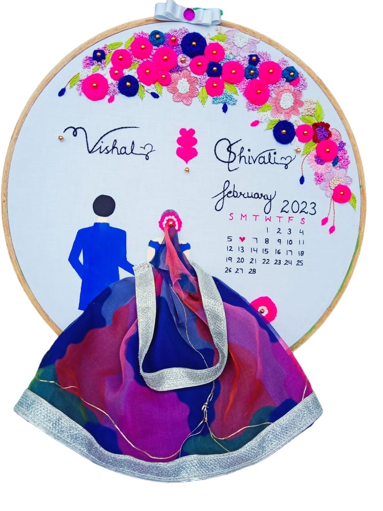 Elegant Wooden Frame with Wadding Colander - Handcrafted Georgette Gown Artistry