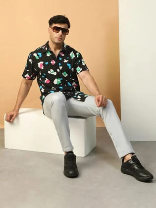 Vibe Black Abstract Print Collared Short Sleeve Men Oversized Shirt