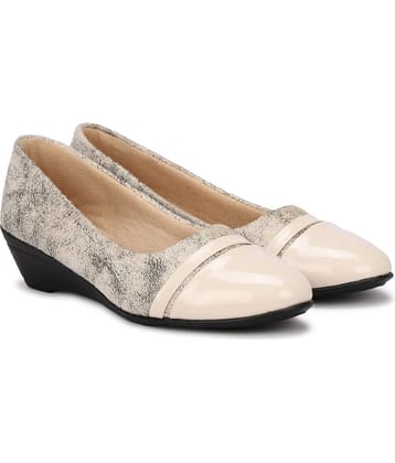 Commander Shoes Beige Women's Casual Ballerinas