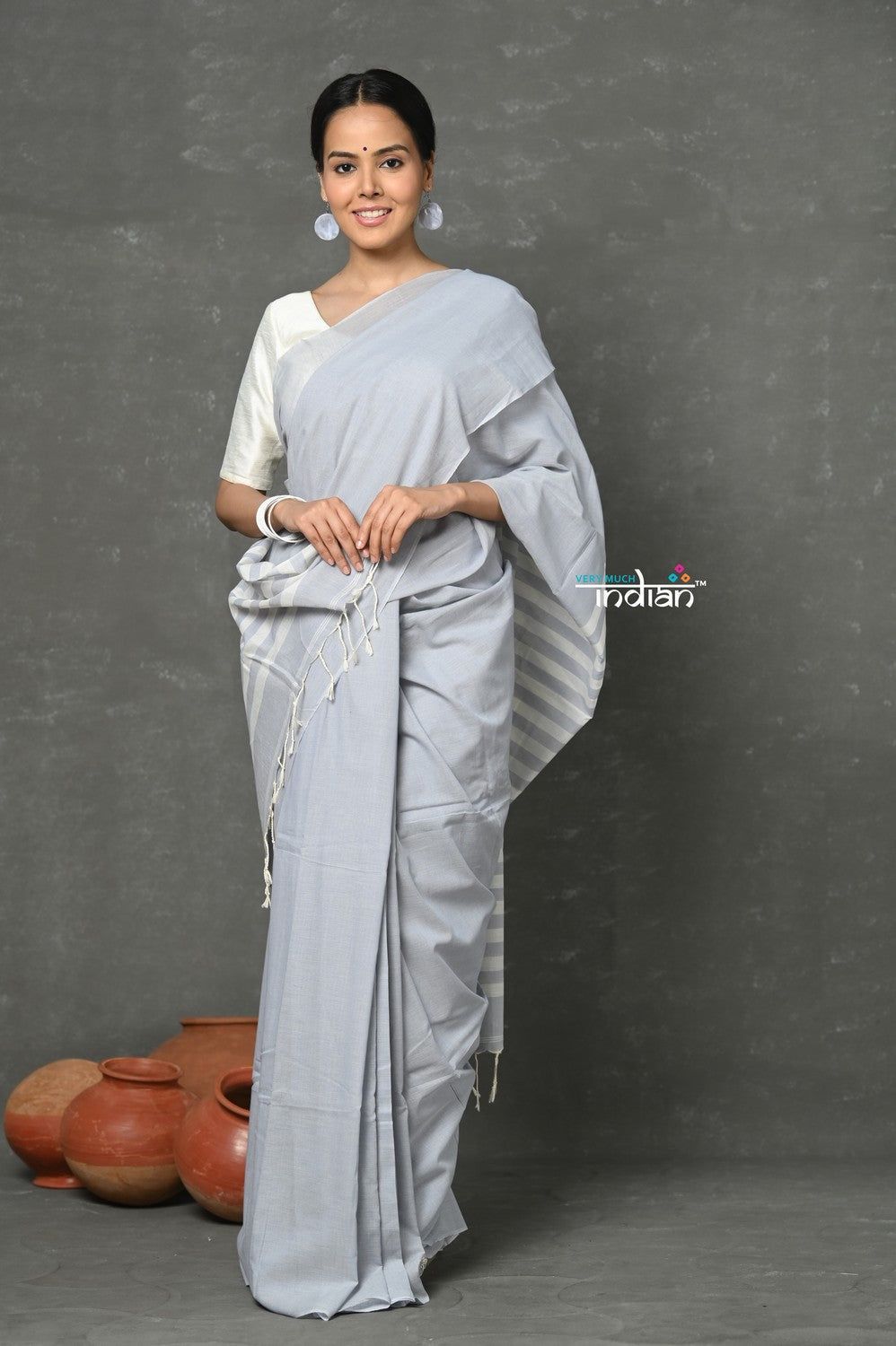 Tyohaar ~ Pure Mul Cotton Handloom Saree ~ Grey