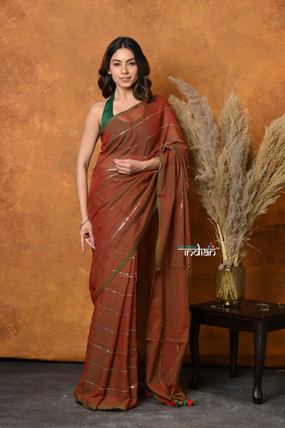 Mastaani ~ Designer Mul Cotton Handloom Saree with Sequins - Dual Tone Red Green