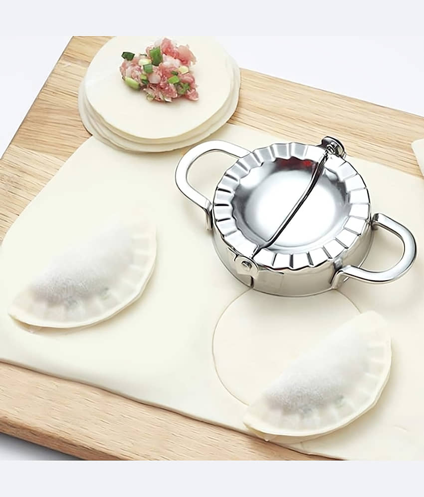 Dust N Shine Stainless Steel Dumpling Maker, Dough Cutter Pie Mold Tool (pack of 1)