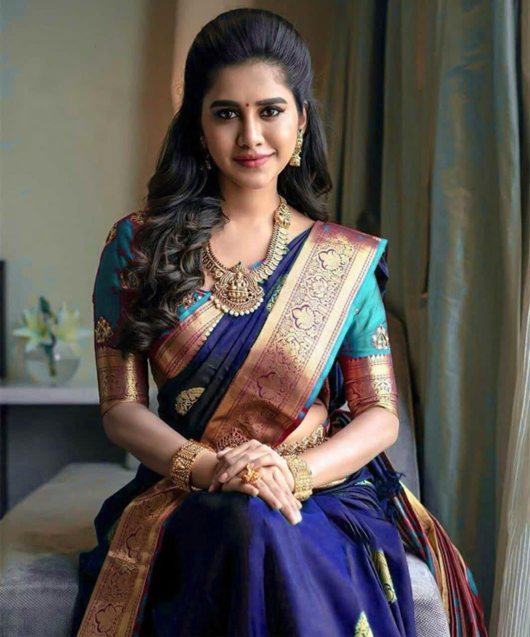 Zari Work Silk Saree With Blouse Piece