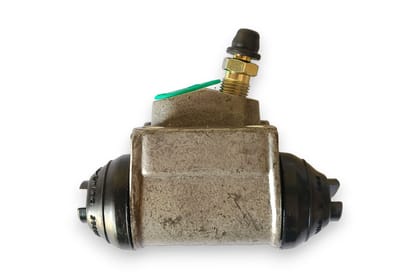 TVS Girling Rear Wheel Brake Cylinder - RH 29670475