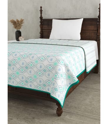 Maze of Green Calm Pure Cotton Reversible Single Bed AC Dohar Blanket Maze of Green Calm Pure Cotton Reversible Single Bed AC Dohar Blanket