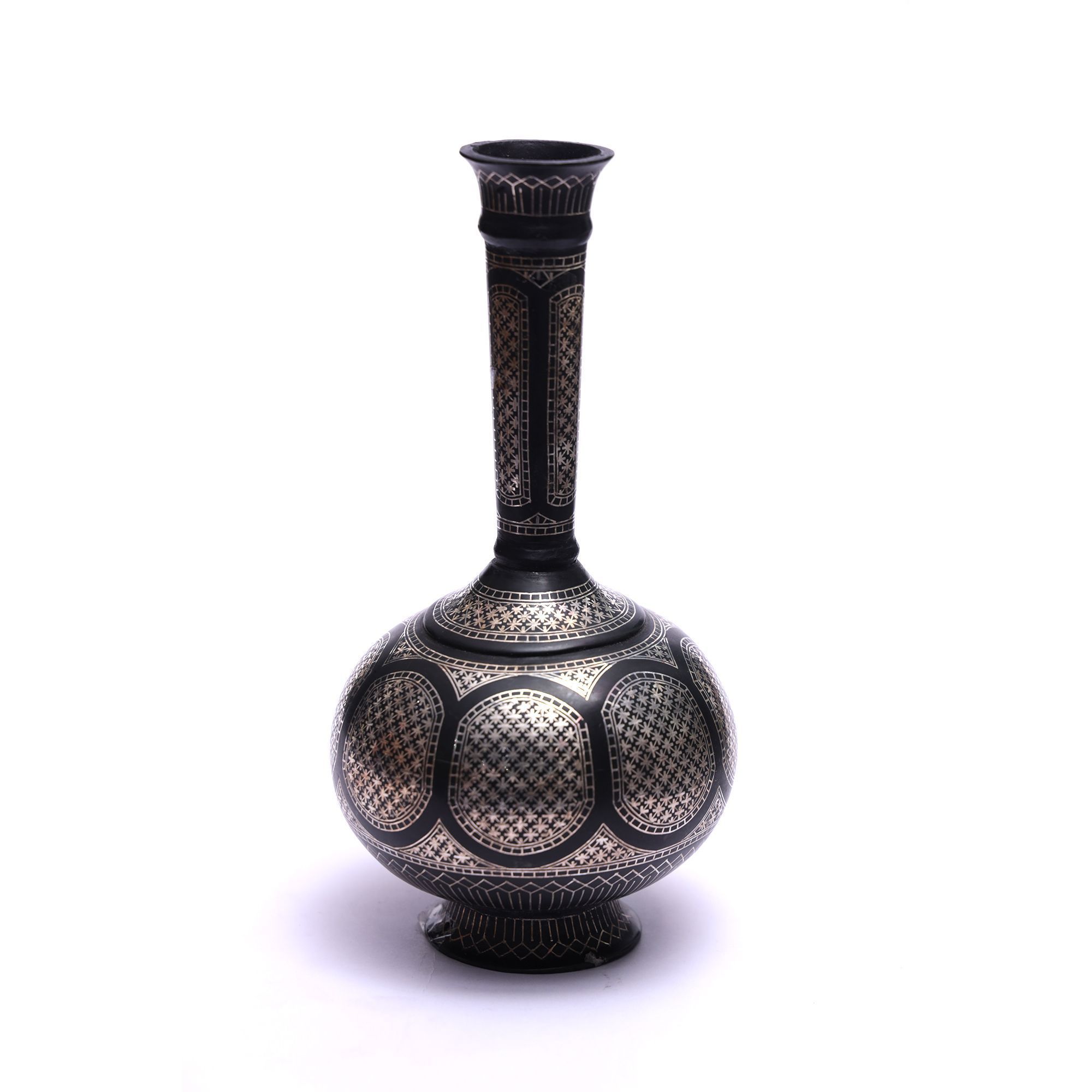 Bidri Work Suraye Vase Star Work (1SMTDCOKA07896)