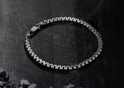 Sleek Ripple Bracelet