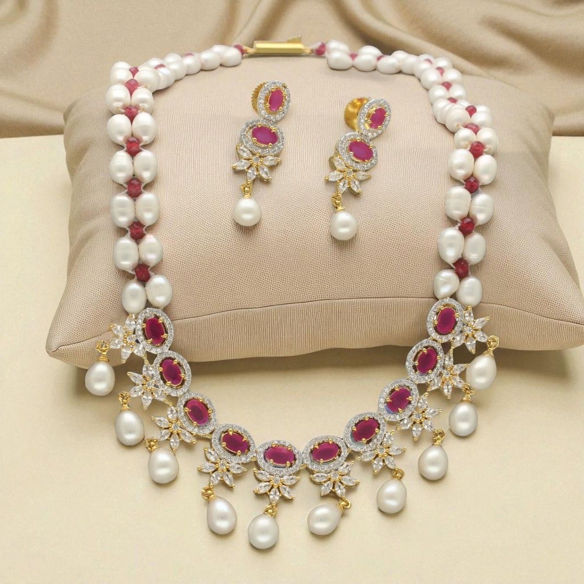 Cassandra Pearl Necklace Set