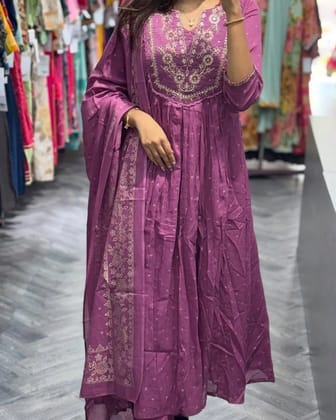 Enjoy your festival with our Very Beautiful 3ps suit Set