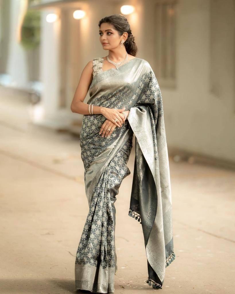 Zari Work Silk Saree With Blouse Piece