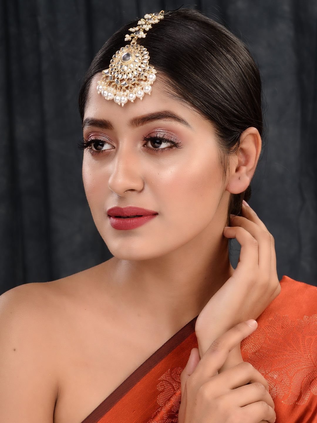 Gold Toned Kundan studded & Pearl beadded Modern Solar Maangtika