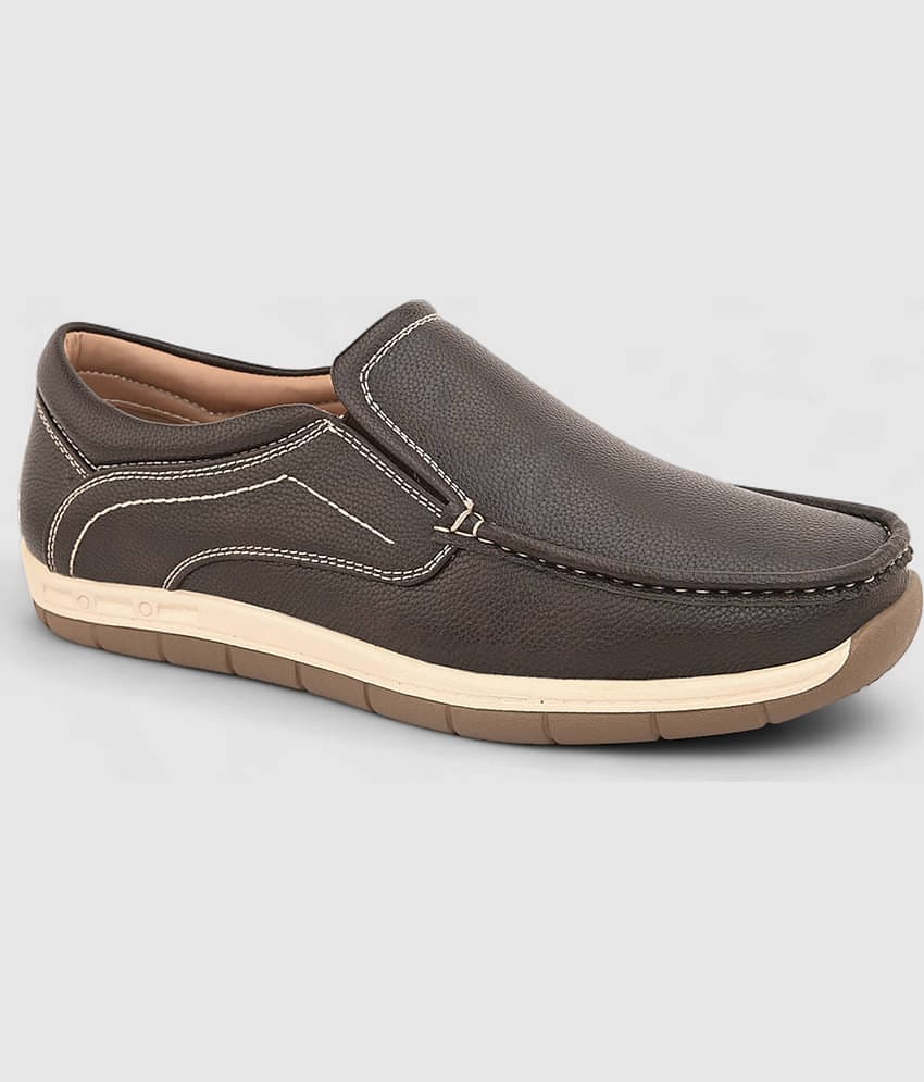Fentacia MEN CASUAL SHOES Brown Men's Slip-on Shoes