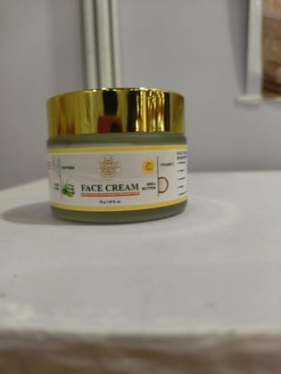 Face cream with Peptides and Vitamin C
