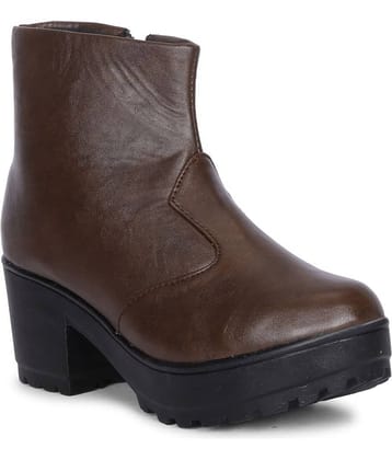 Commander Brown Ankle Length Casual Boots