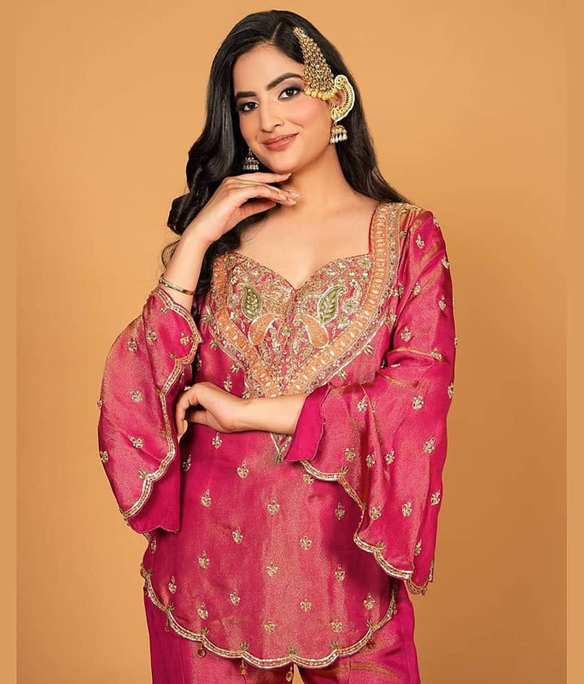 YASHASVI ENTERPRISE Women Silk Embroidered Ethnic Motifs Kurti With Alladin Salwar ( Pink )