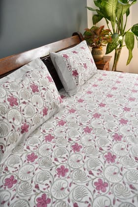 Hibiscus Bloom Bedsheet: Hand-Blocked Paradise King 90x108 inches Hibiscus Bloom Bedsheet: Hand-Blocked Paradise King 90x108 inches