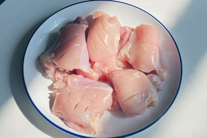 Fresh Boneless Chicken - 20 kg - One pack of boneless chicken